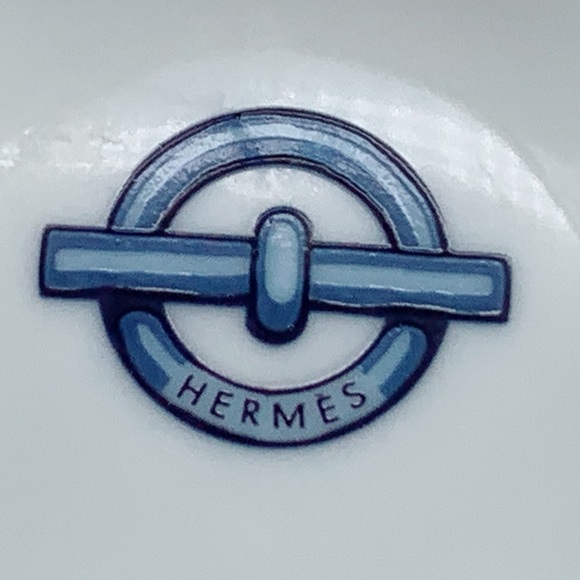 Hermes Chaine D'Ancre Blue and White Porcelain Cup and Saucer Set - Picture 9 of 13